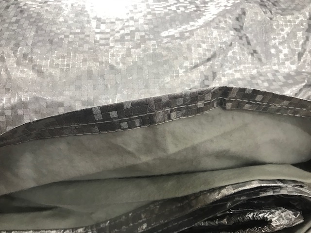 Chất liệu bạt phủ  bằng Polyester thoáng khí