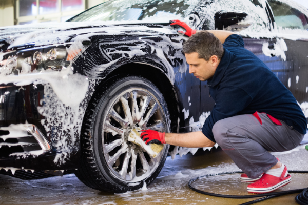 Rửa xe sau khi trời mưa